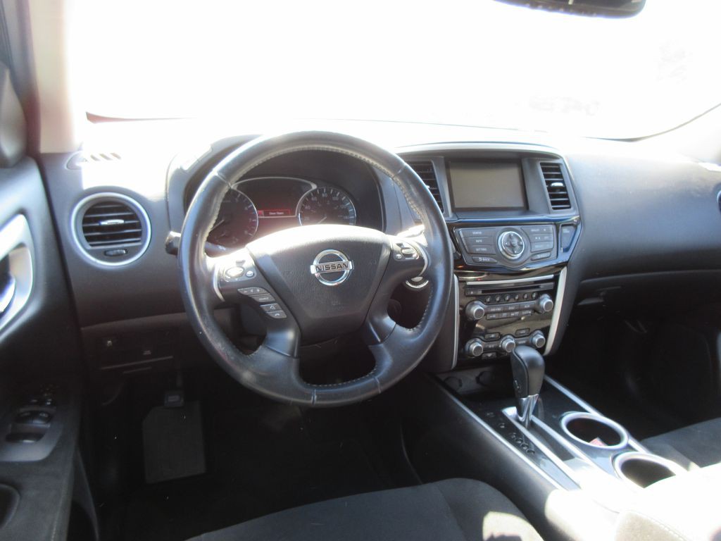 2016 Nissan Pathfinder Image 7