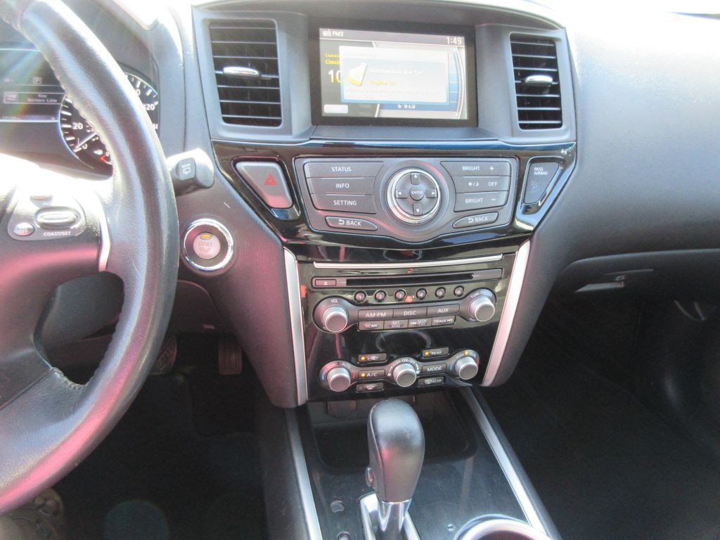 2016 Nissan Pathfinder Image 9