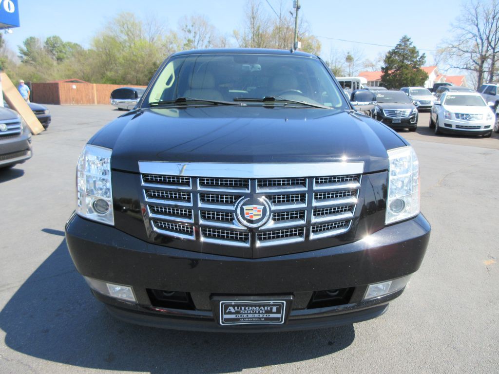 2014 Cadillac Escalade Image 2