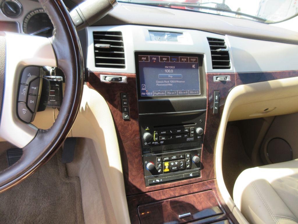 2014 Cadillac Escalade Image 9