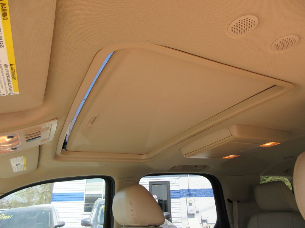 2014 Cadillac Escalade Image 11