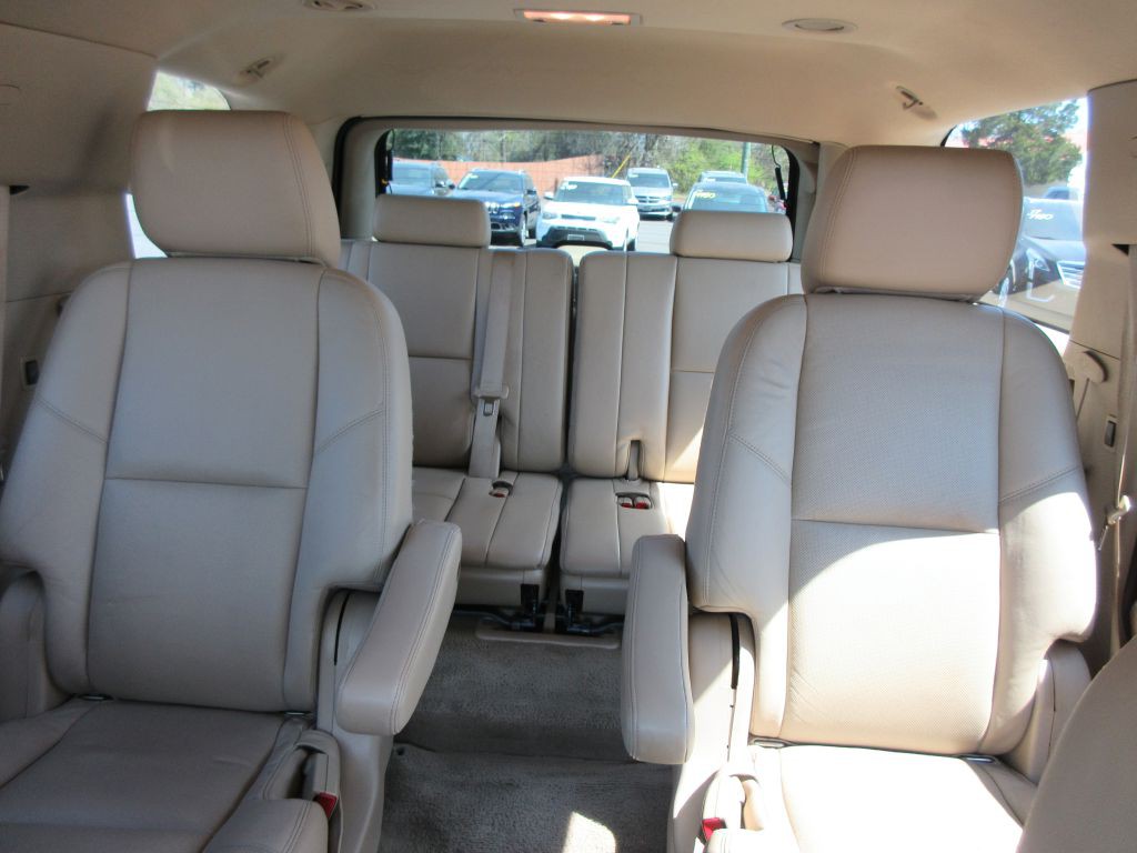 2014 Cadillac Escalade Image 13