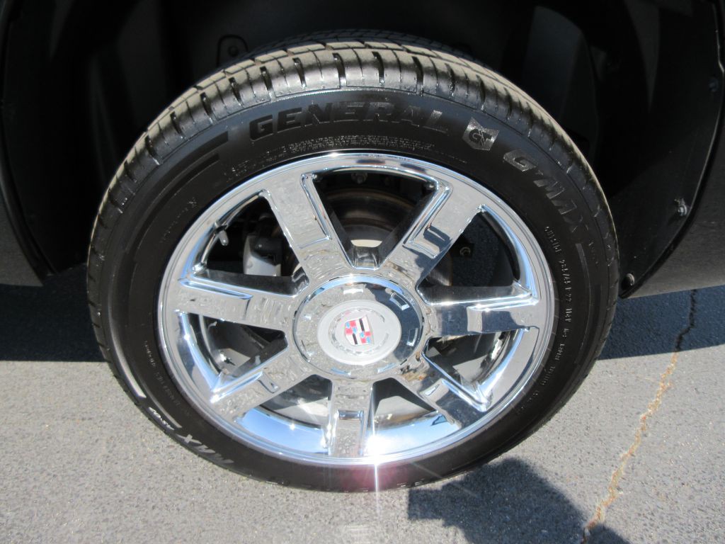 2014 Cadillac Escalade Image 17