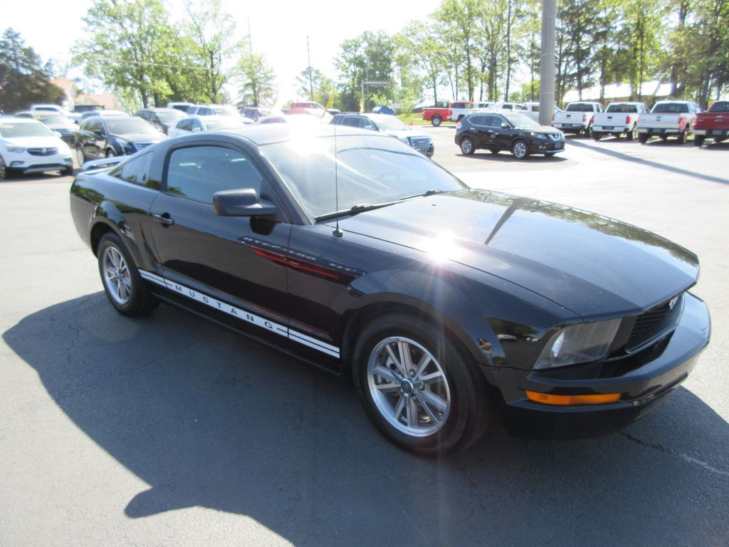 2005 Ford Mustang Image 3