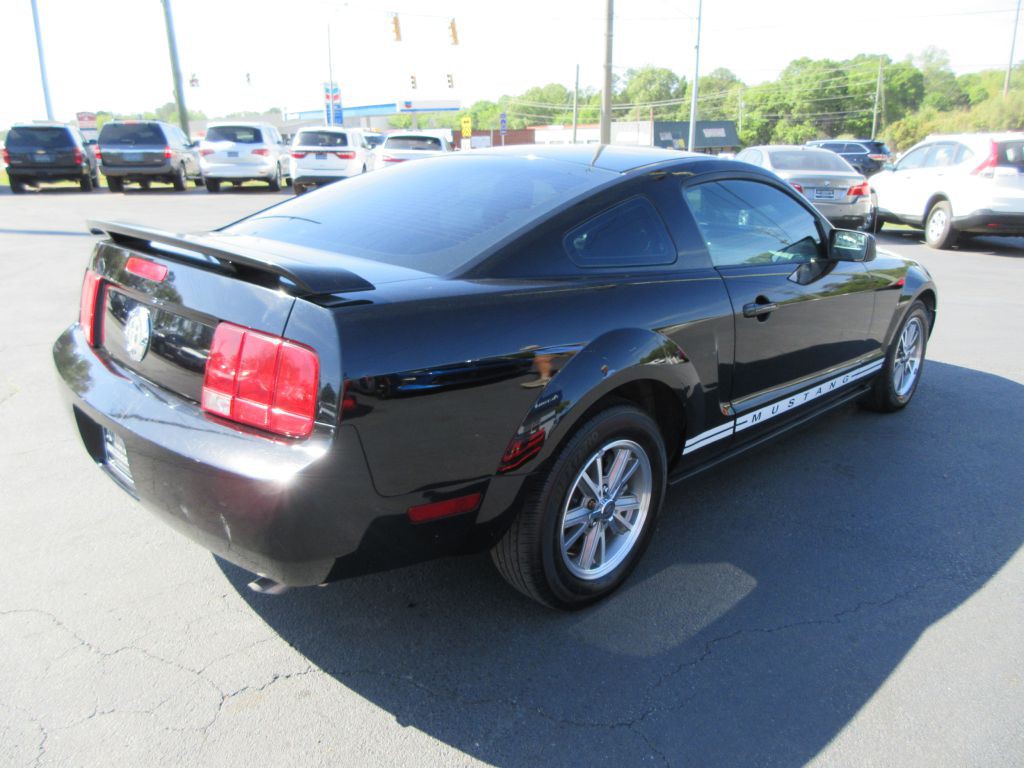 2005 Ford Mustang Image 4