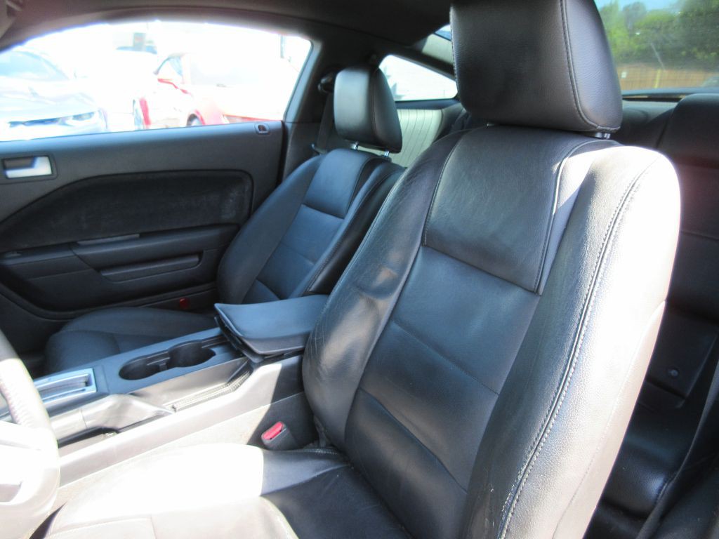 2005 Ford Mustang Image 11