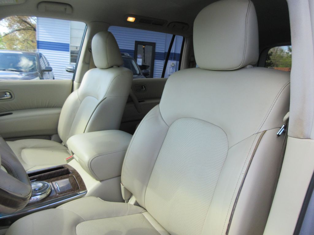2015 INFINITI QX80 Image 12