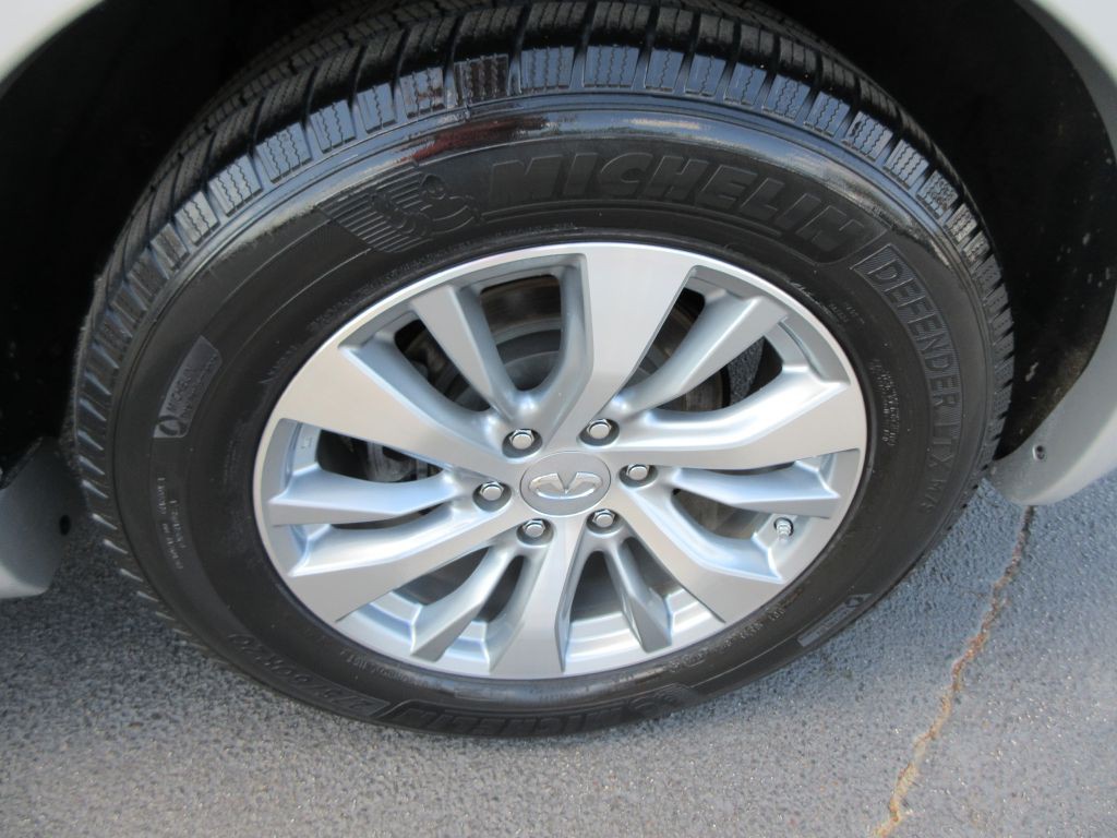 2015 INFINITI QX80 Image 15
