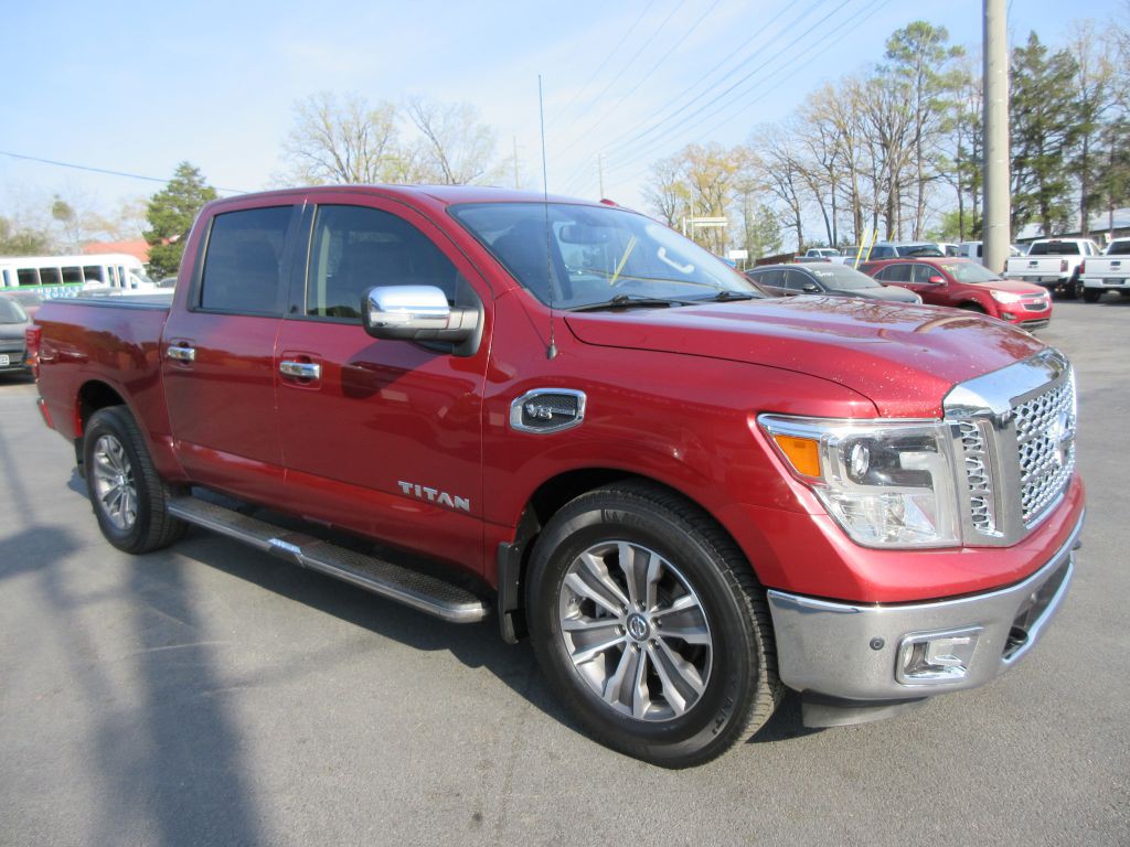 2017 Nissan Titan Image 3