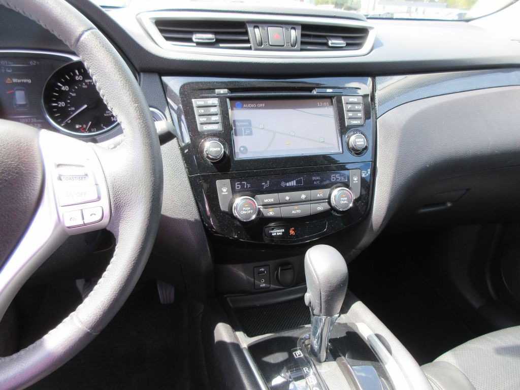 2015 Nissan Rogue Image 9