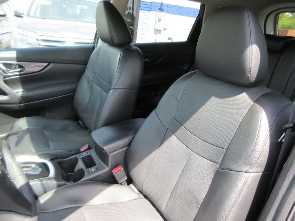 2015 Nissan Rogue Image 12