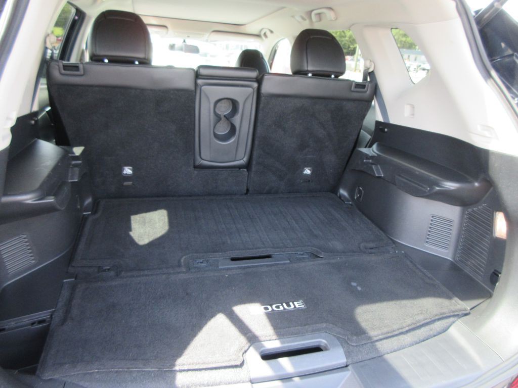 2015 Nissan Rogue Image 16
