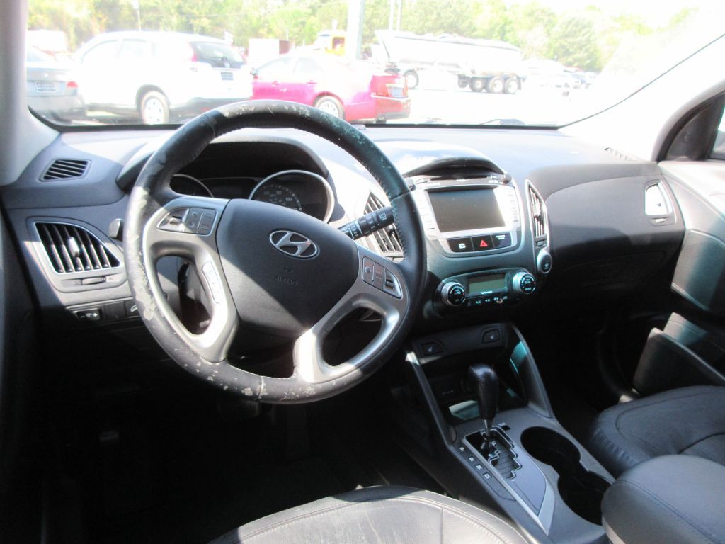 2012 Hyundai Tucson Image 7
