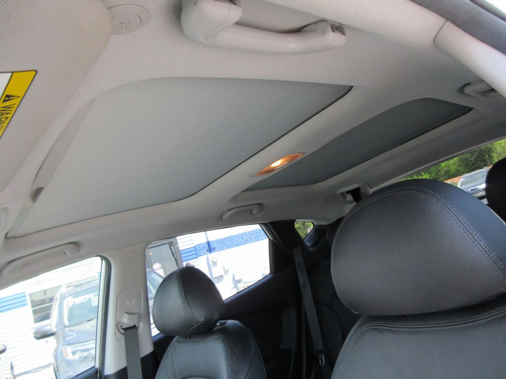 2012 Hyundai Tucson Image 10