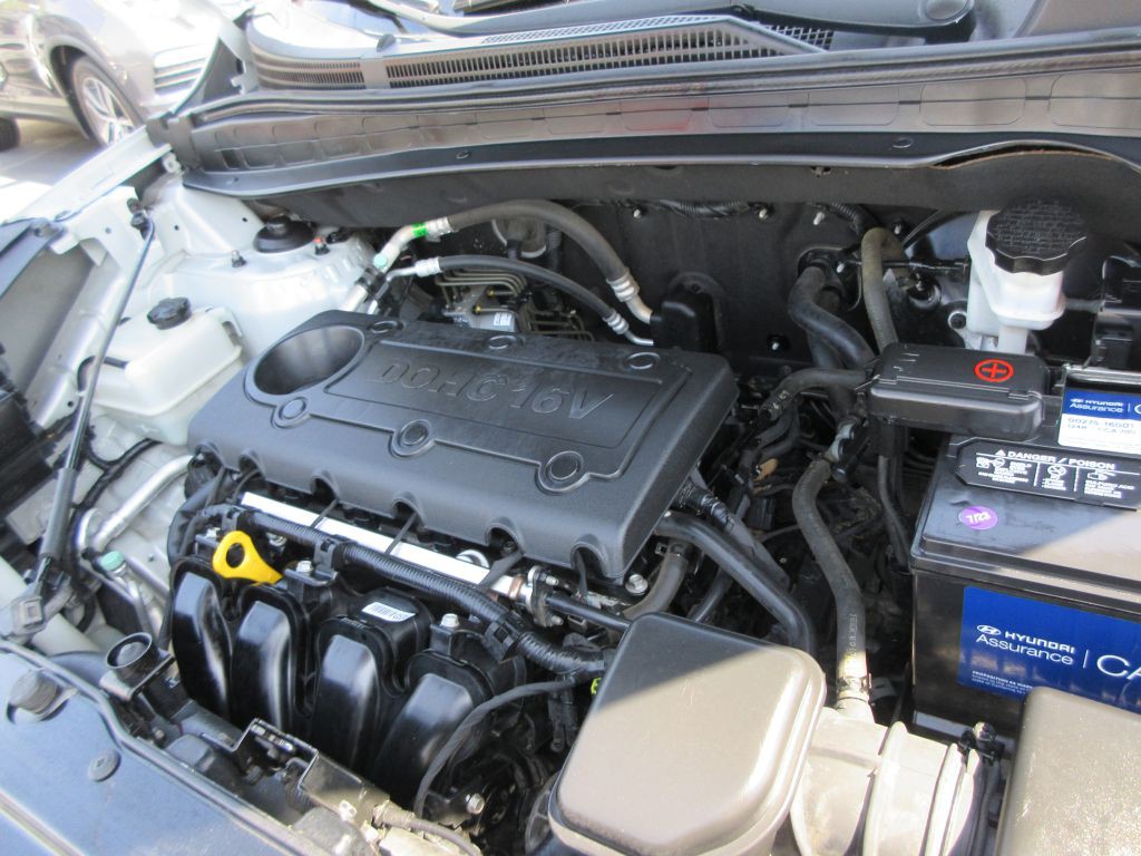 2012 Hyundai Tucson Image 14