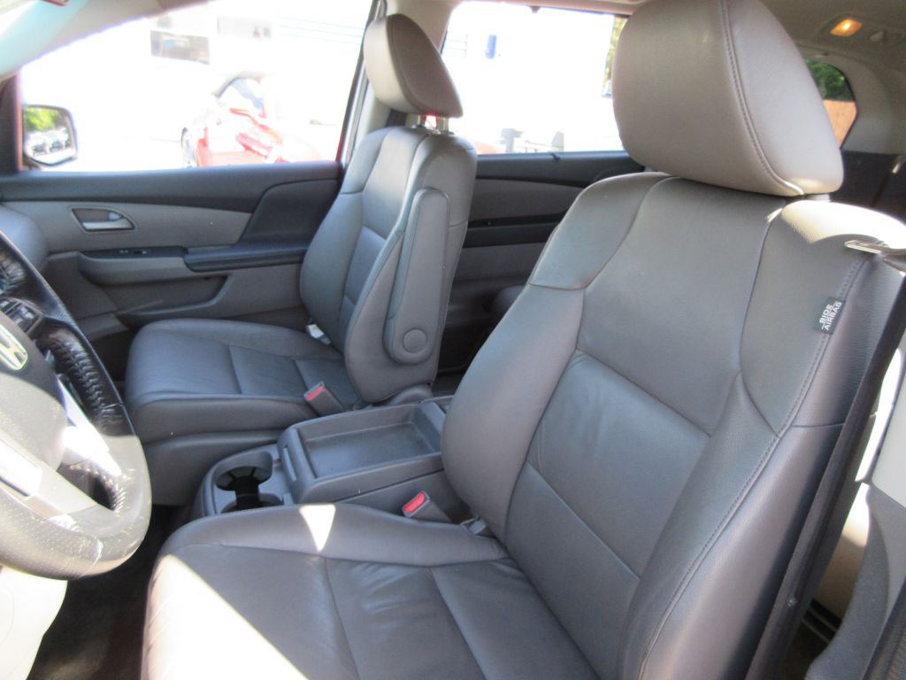2013 Honda Odyssey Image 11