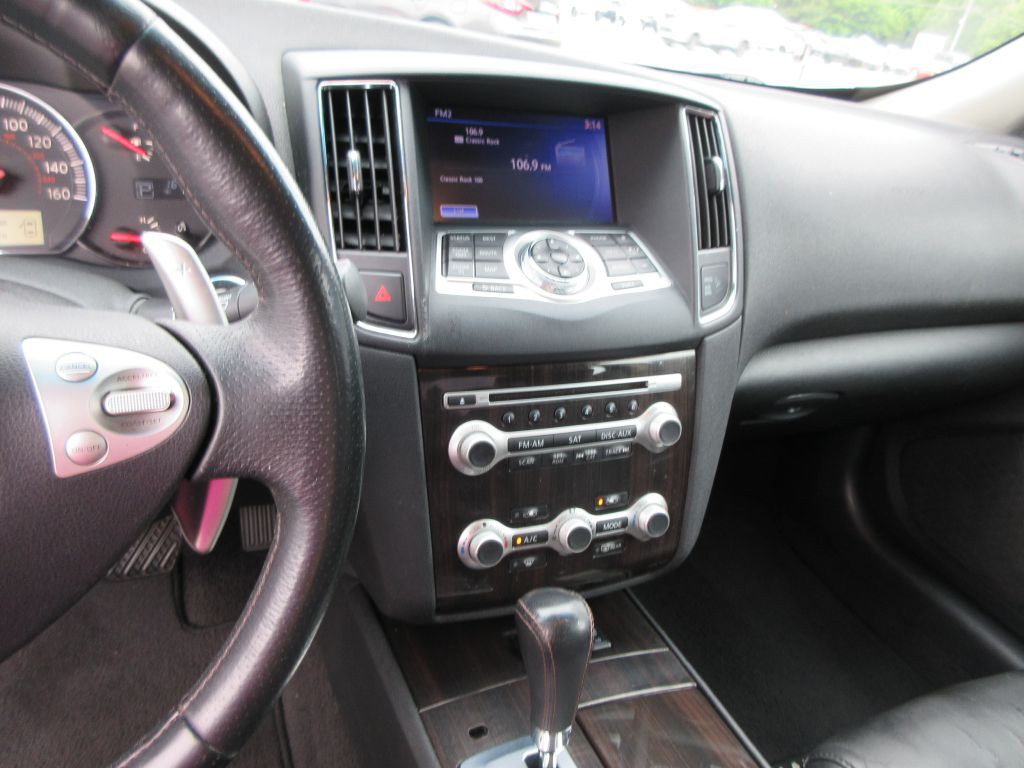 2013 Nissan Maxima Image 9