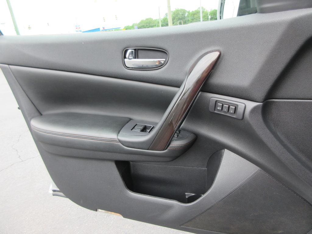 2013 Nissan Maxima Image 10
