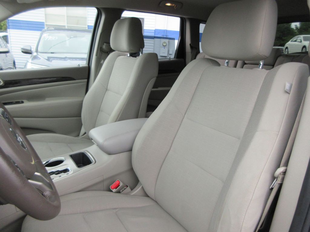 2012 Jeep Grand Cherokee Image 11