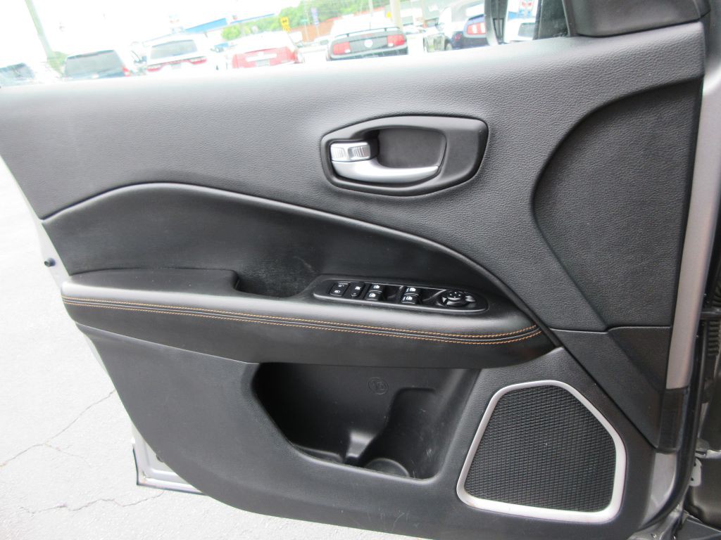 2021 Jeep Compass Image 10