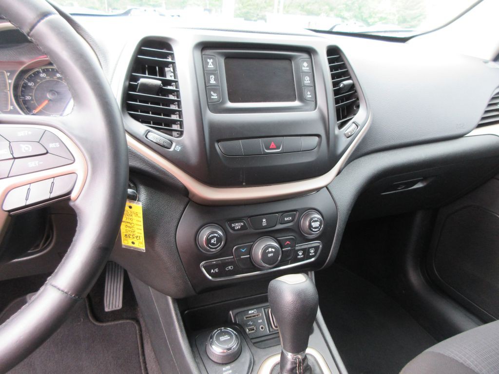 2015 Jeep Cherokee Image 9