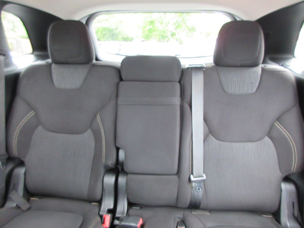 2015 Jeep Cherokee Image 12