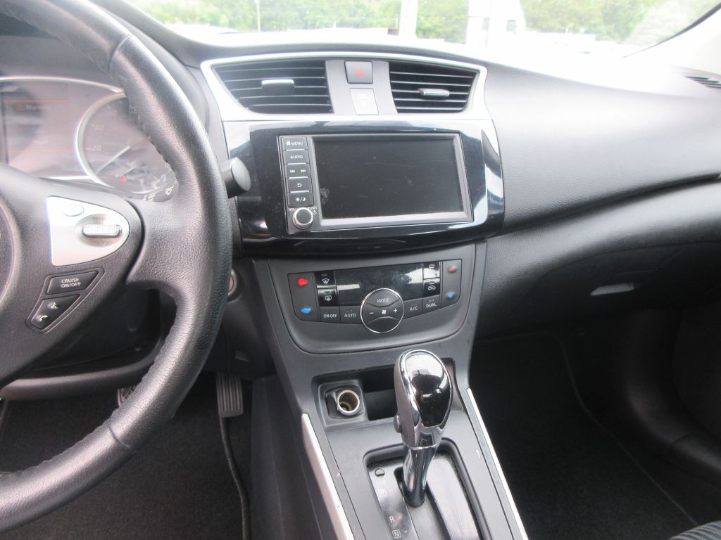 2019 Nissan Sentra Image 9