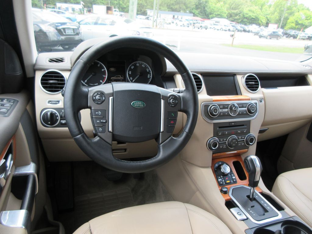 2011 Land Rover LR4 Image 7