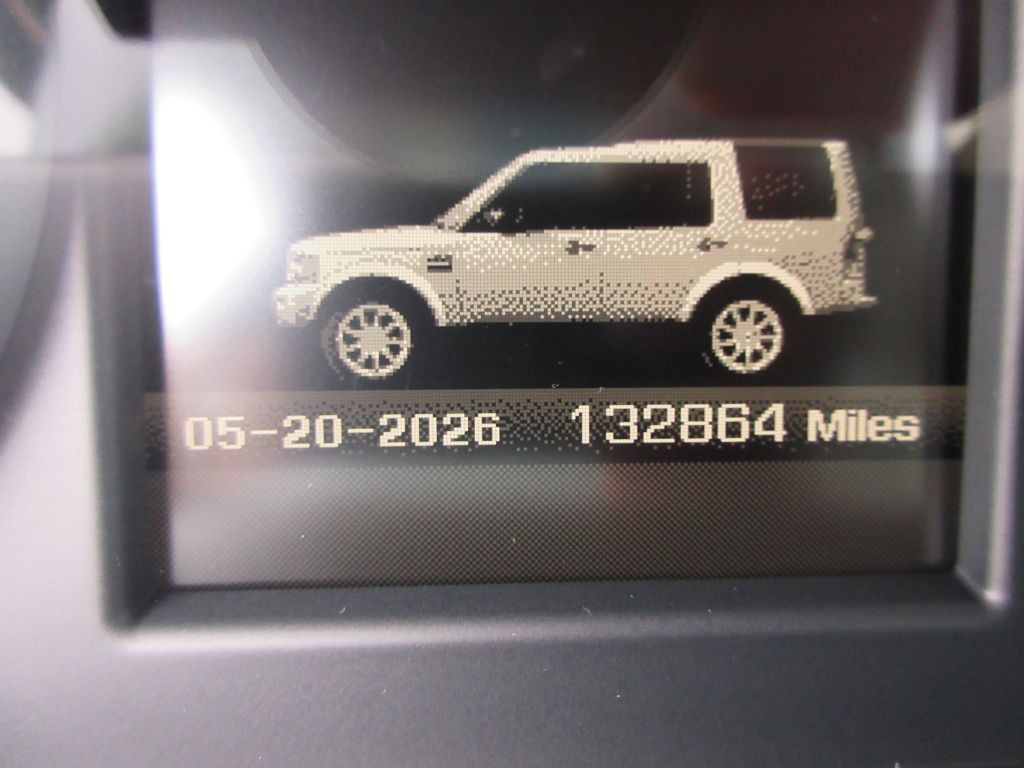 2011 Land Rover LR4 Image 8