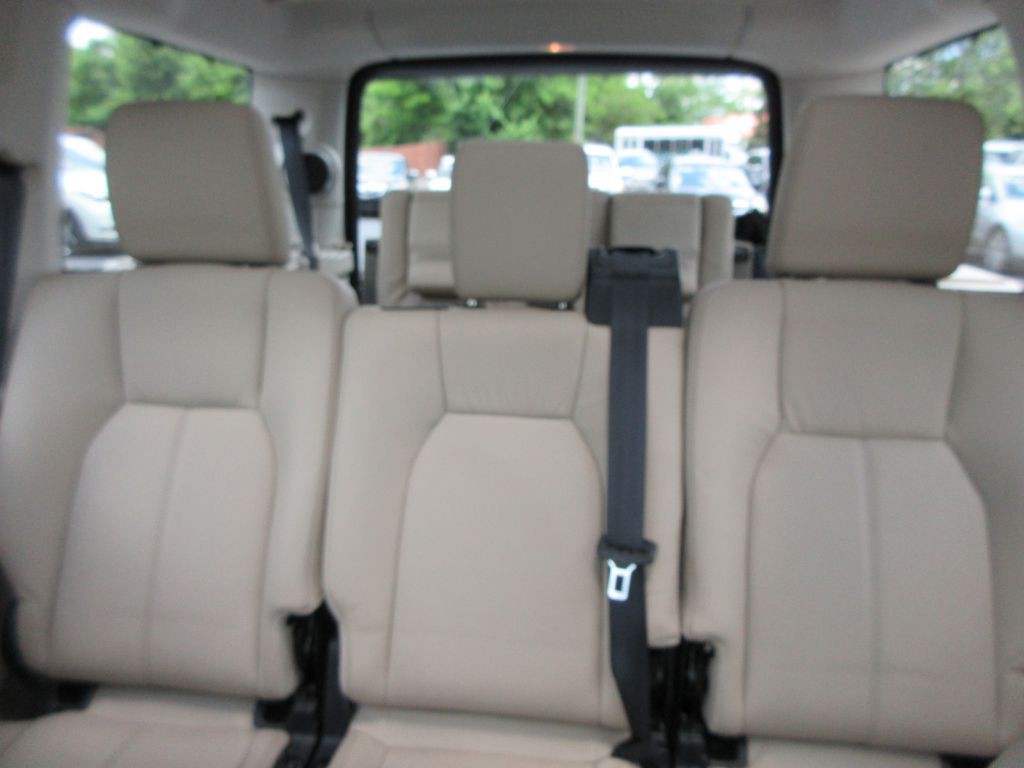 2011 Land Rover LR4 Image 13