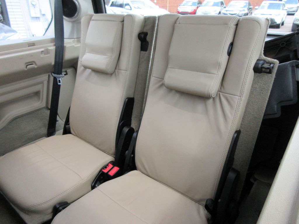 2011 Land Rover LR4 Image 14