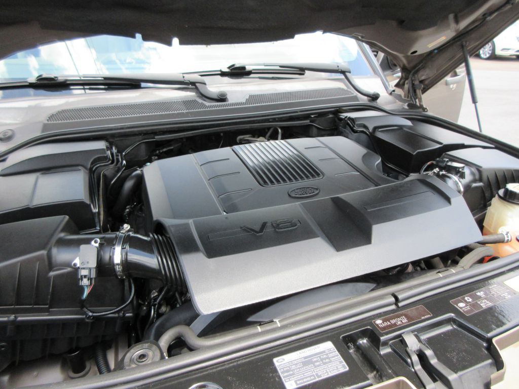 2011 Land Rover LR4 Image 18
