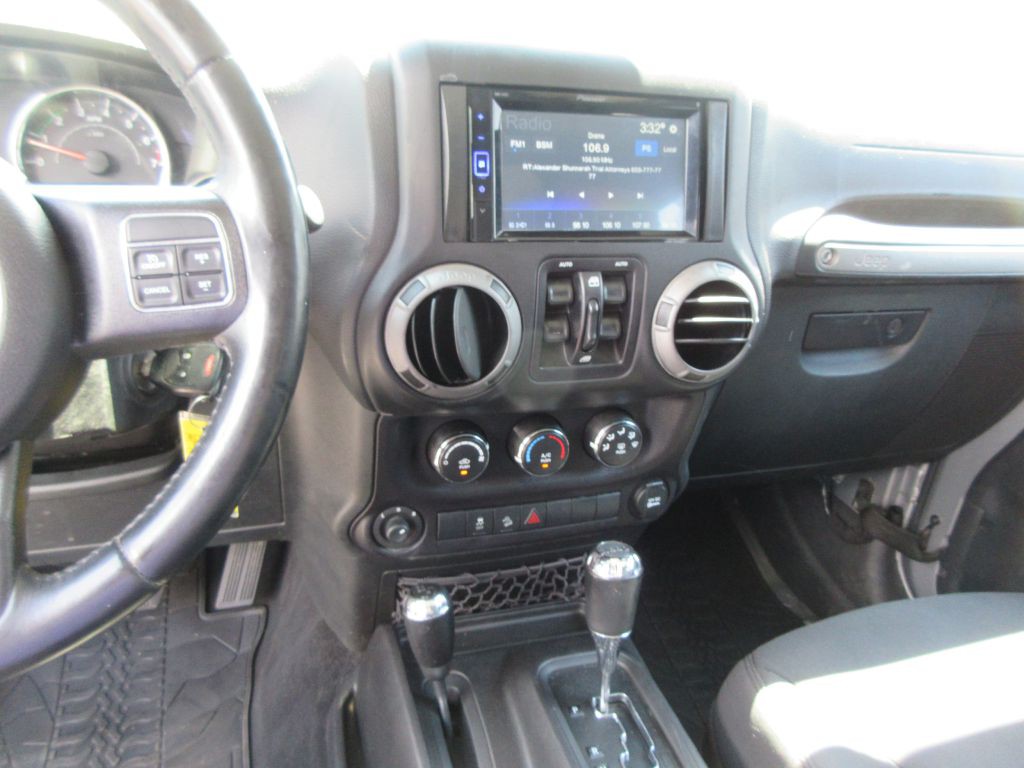2015 Jeep Wrangler Unlimited Image 9