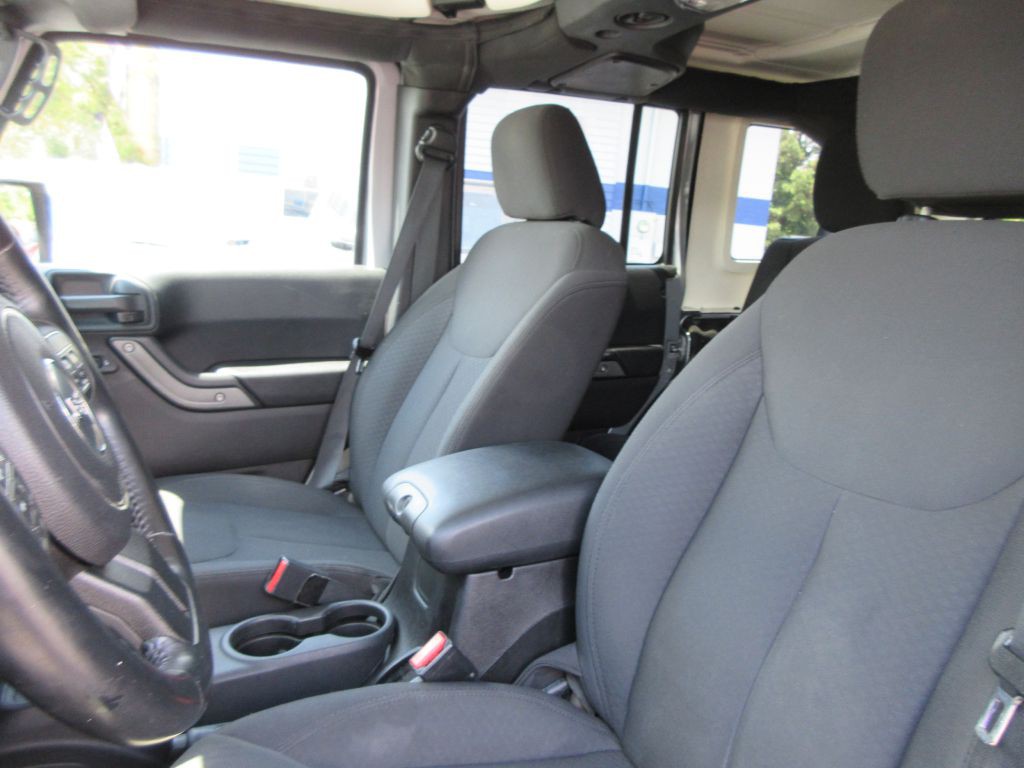 2015 Jeep Wrangler Unlimited Image 11