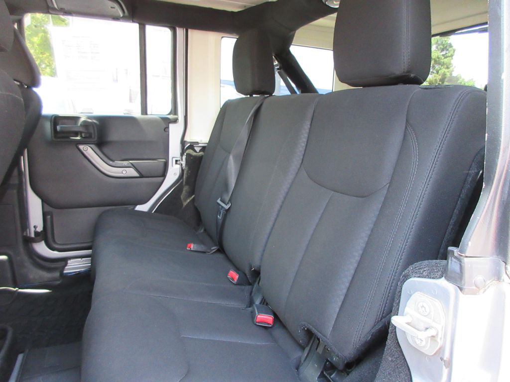 2015 Jeep Wrangler Unlimited Image 12