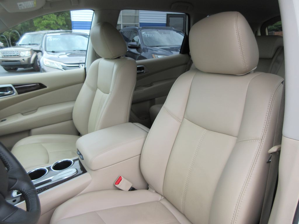 2016 Nissan Pathfinder Image 10
