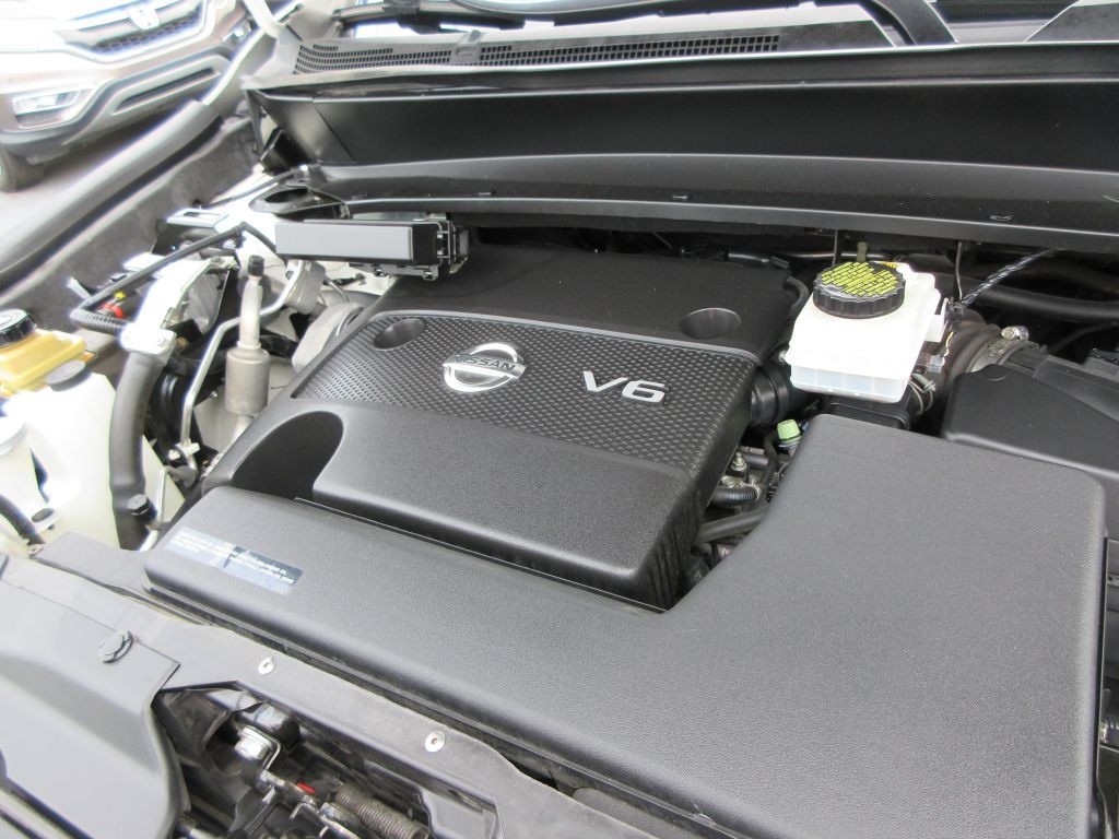 2016 Nissan Pathfinder Image 16