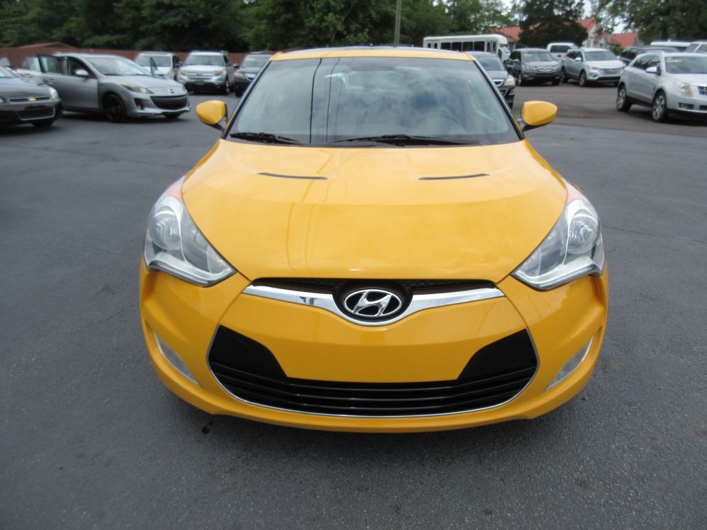 2013 Hyundai Veloster Image 2