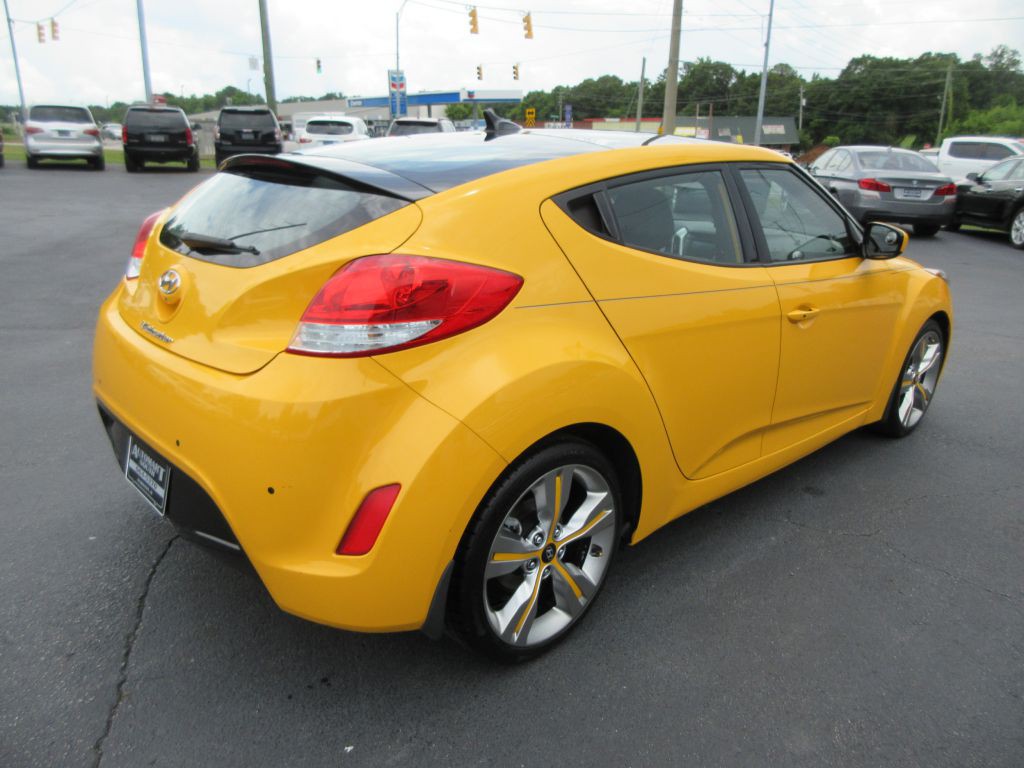 2013 Hyundai Veloster Image 4