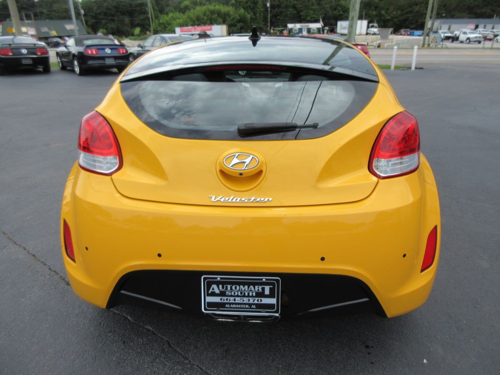 2013 Hyundai Veloster Image 5
