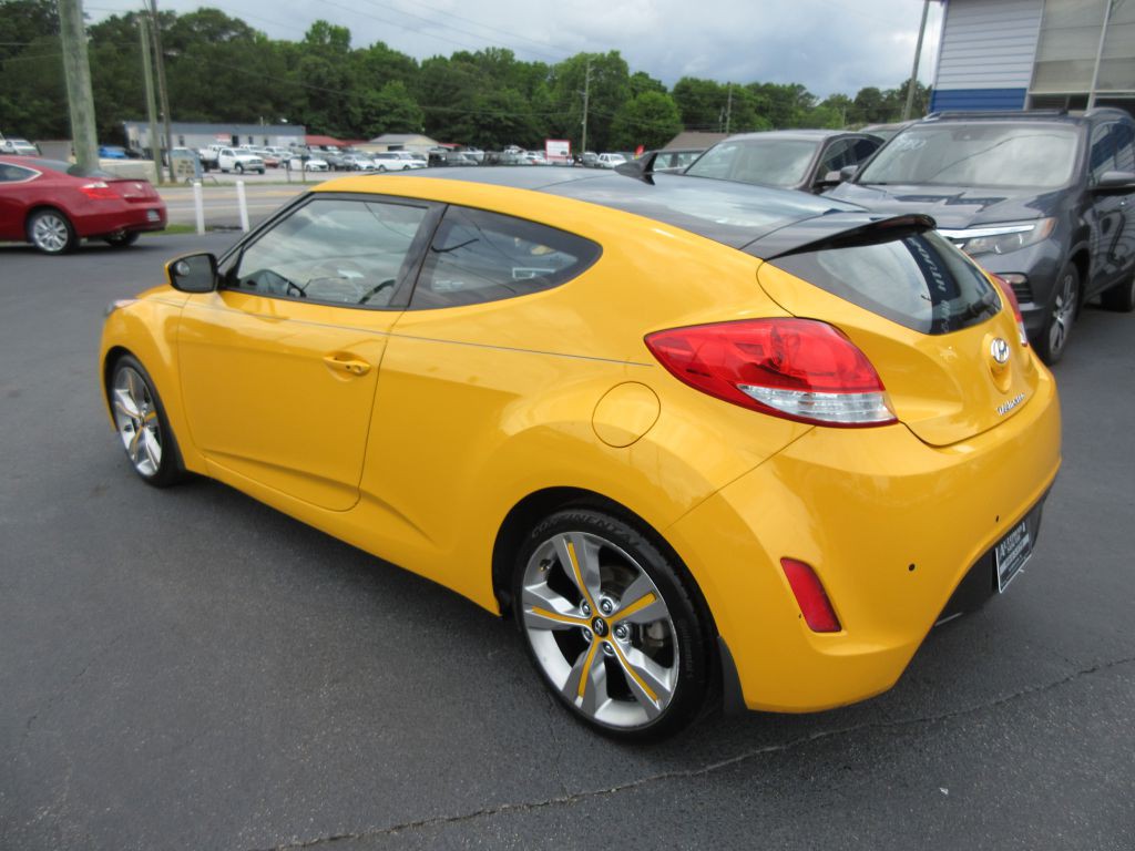 2013 Hyundai Veloster Image 6