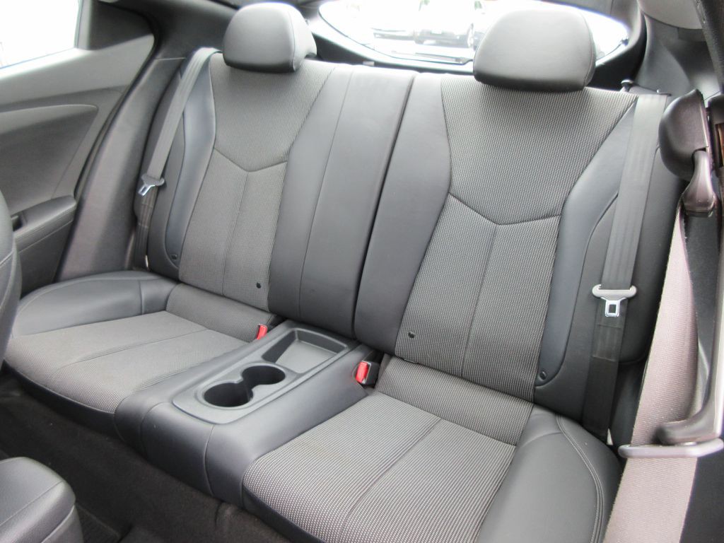 2013 Hyundai Veloster Image 12