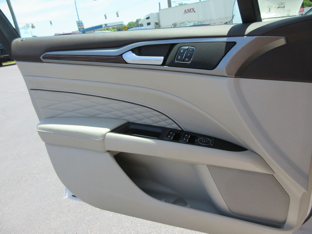2017 Ford Fusion Image 10