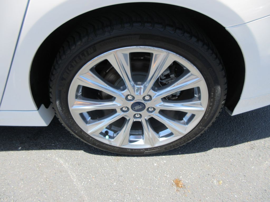 2017 Ford Fusion Image 15