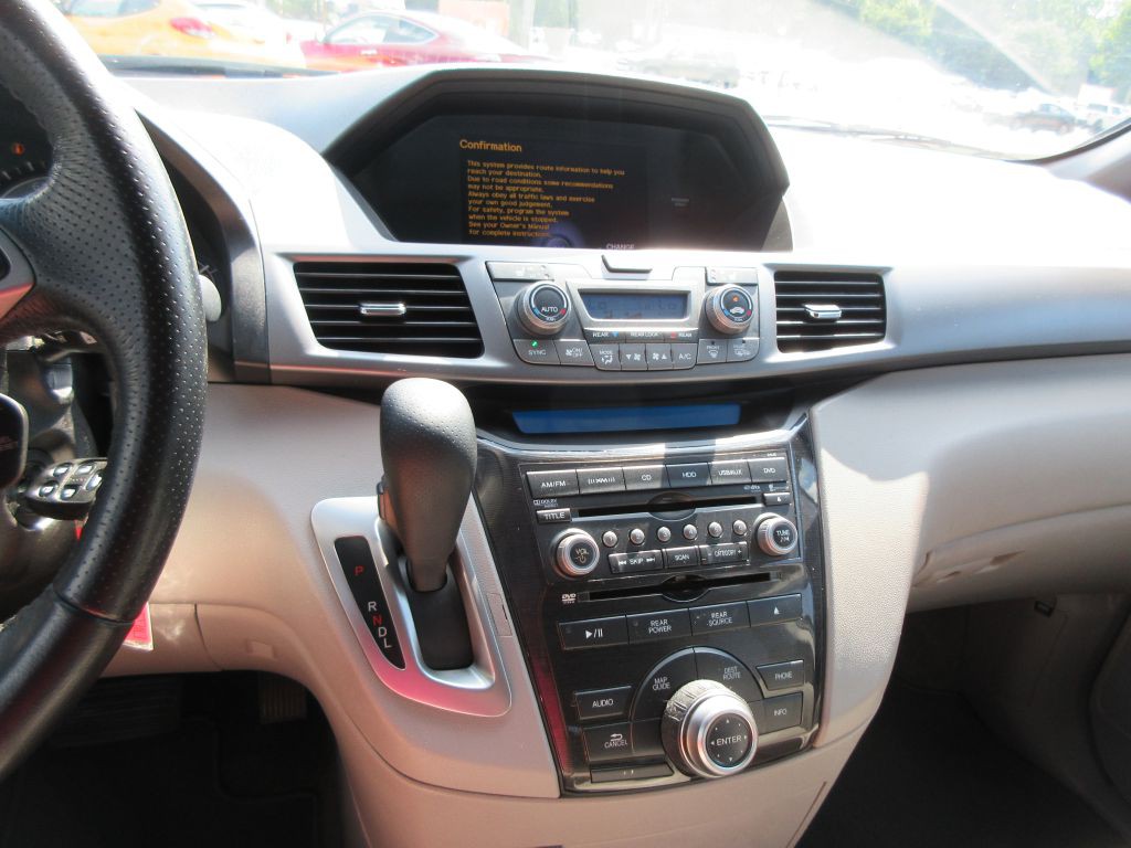2012 Honda Odyssey Image 9