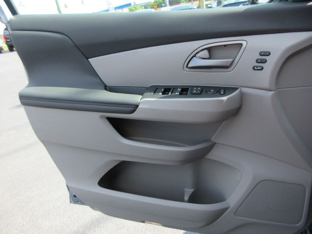 2012 Honda Odyssey Image 10