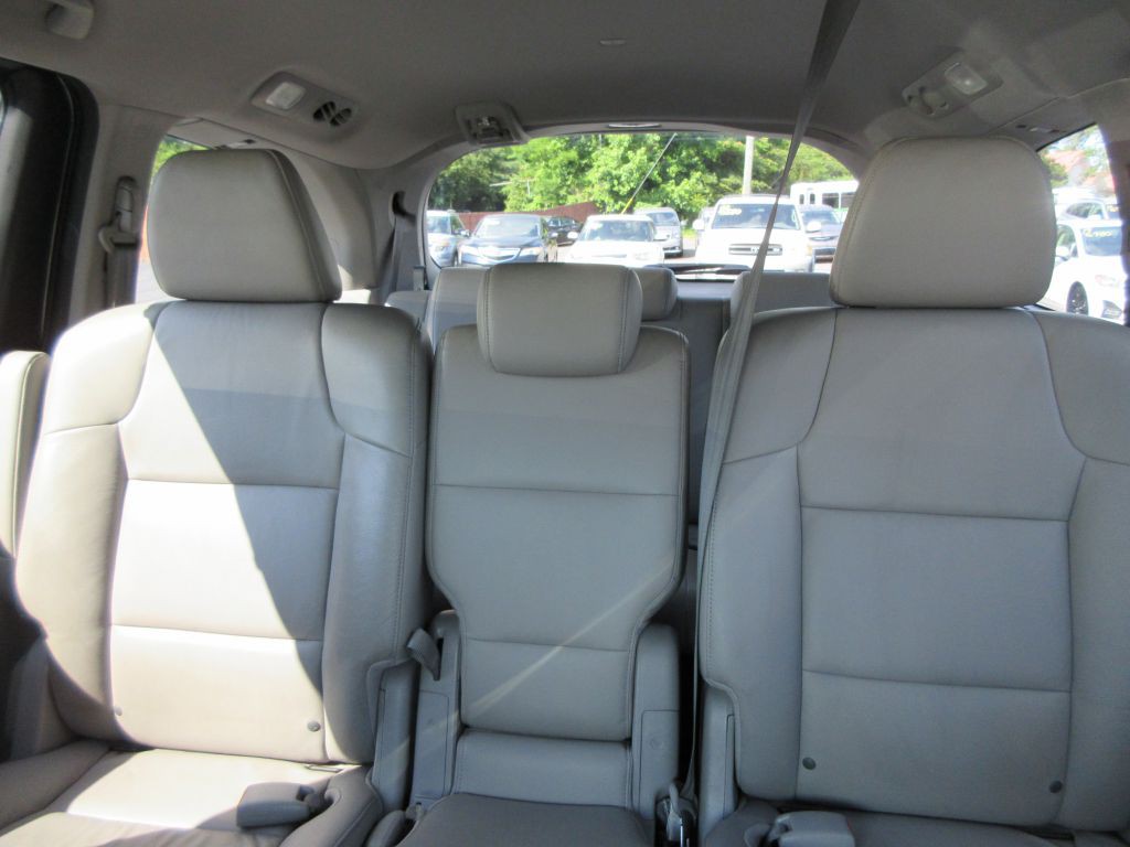 2012 Honda Odyssey Image 13