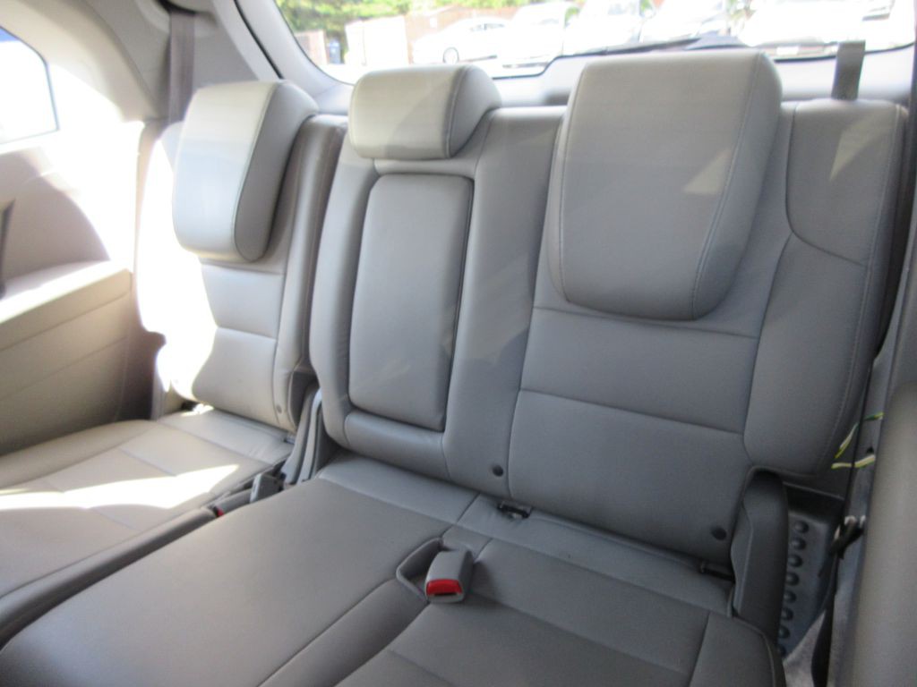 2012 Honda Odyssey Image 14