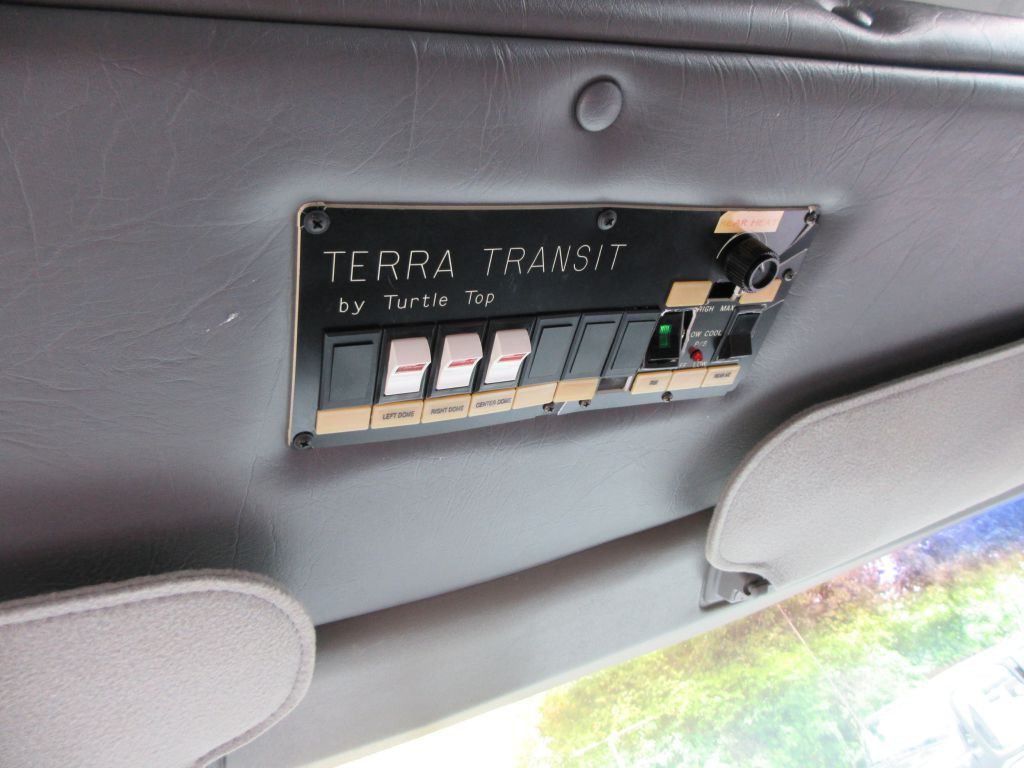 1998 Chevrolet Express Image 8