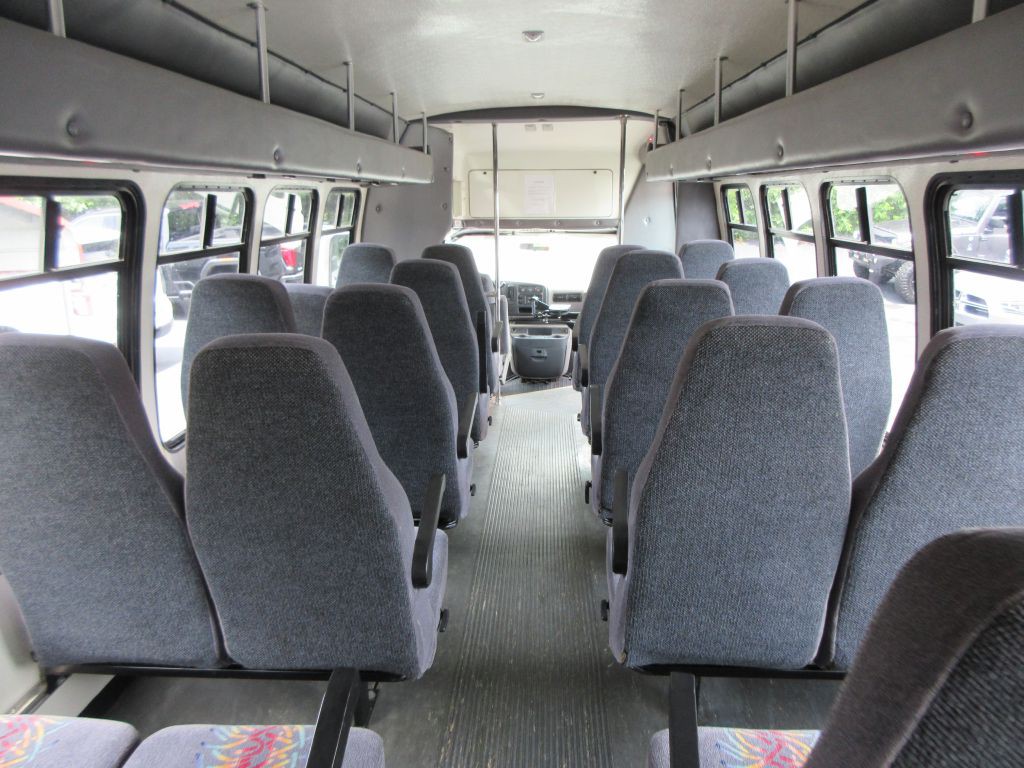1998 Chevrolet Express Image 11